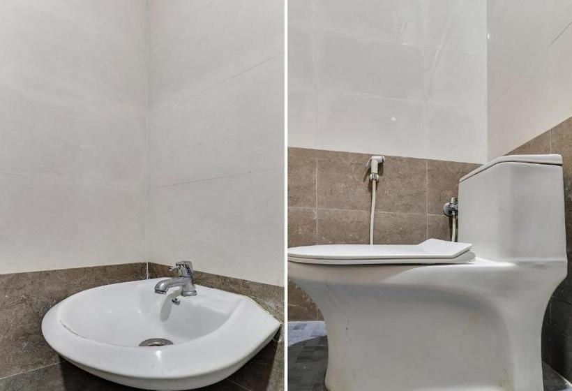 Hotel Spot On 77859 Eighteen Th Guest House