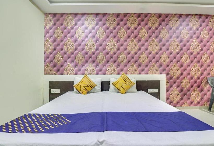 Hotel Spot On 79560  Rahul Palace