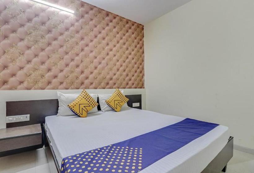 Hotel Spot On 79560  Rahul Palace