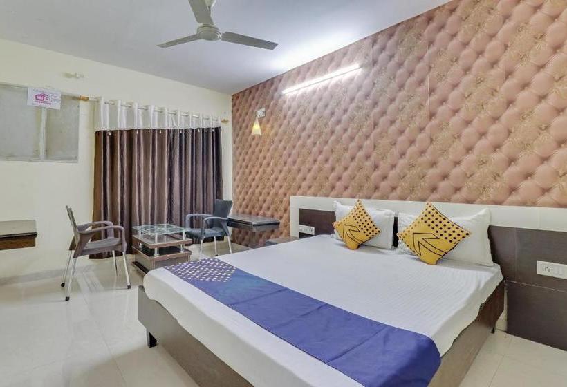 Hotel Spot On 79560  Rahul Palace