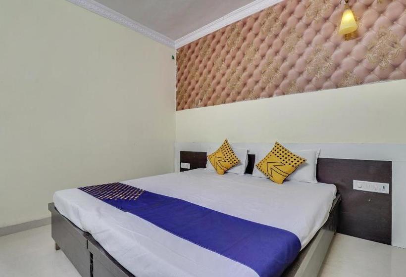 Hotel Spot On 79560  Rahul Palace