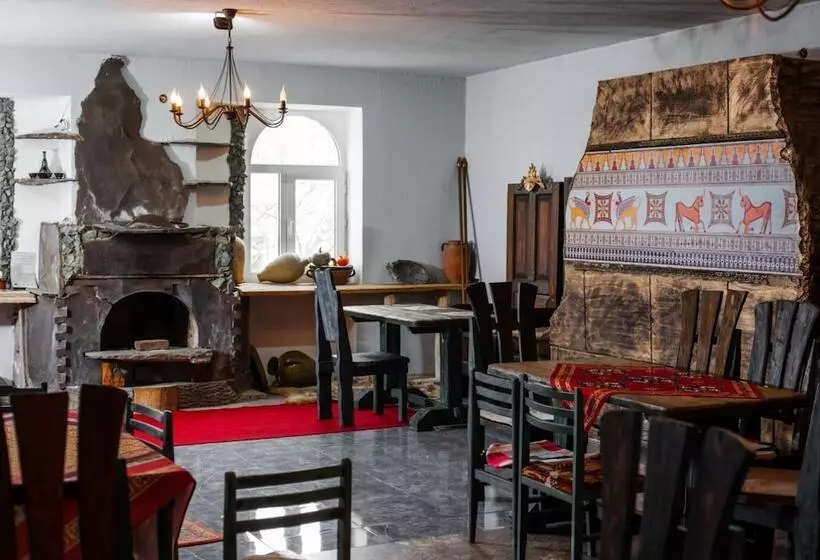 Majatalo Etiuni The Forgotten Kingdom