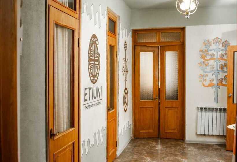 Pensão Etiuni The Forgotten Kingdom