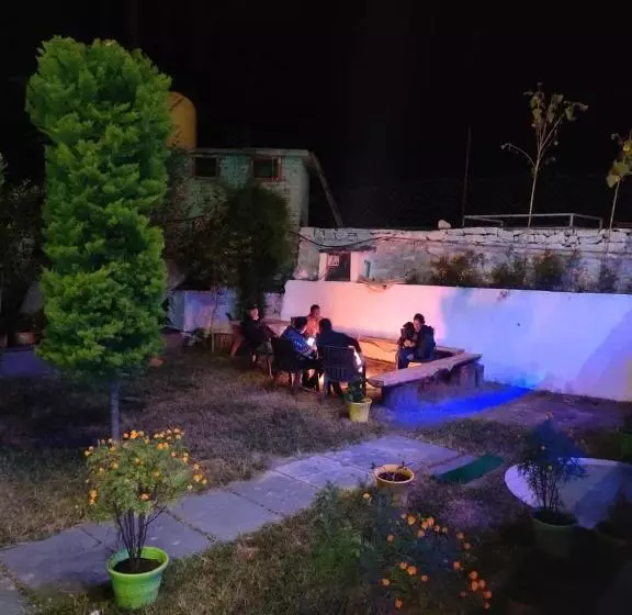 Majatalo Majestic Mountain Bhaiji Guest House