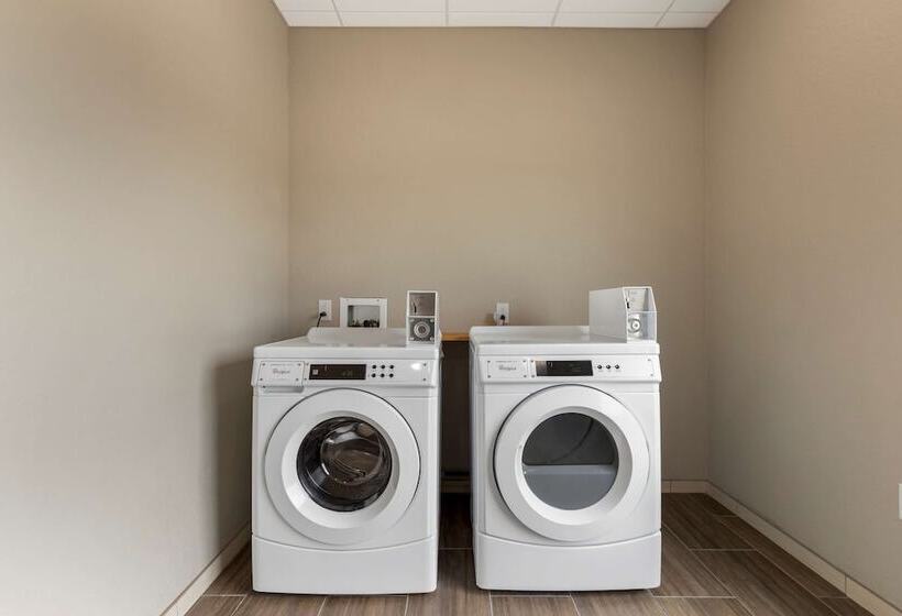 Отель La Quinta Inn & Suites By Wyndham Coralville Iowa City