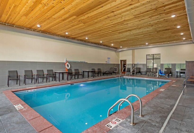 Отель La Quinta Inn & Suites By Wyndham Coralville Iowa City