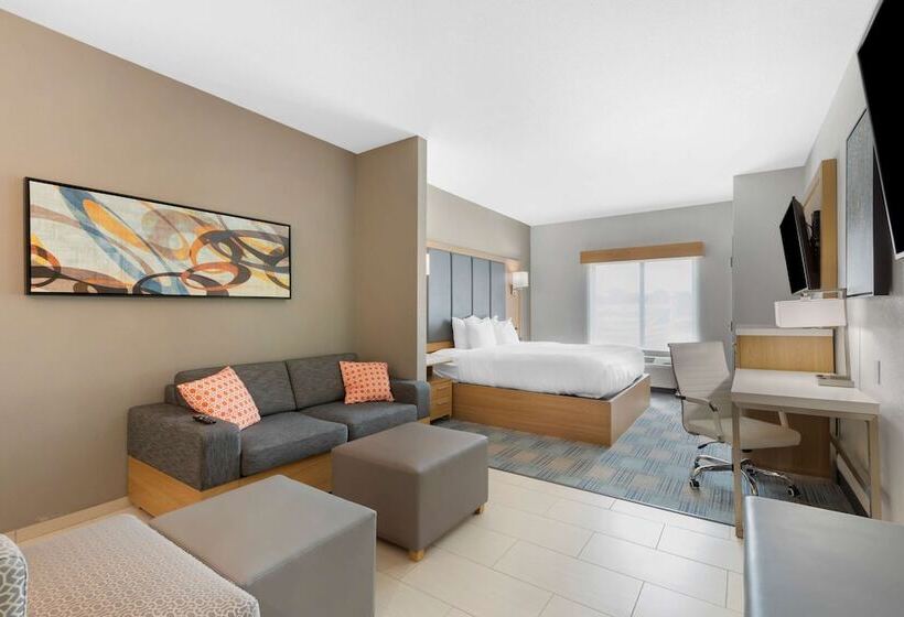 Отель La Quinta Inn & Suites By Wyndham Coralville Iowa City