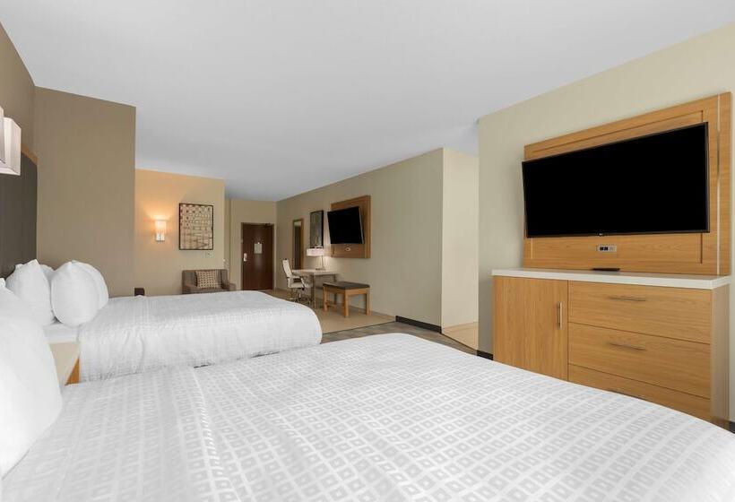 Отель La Quinta Inn & Suites By Wyndham Coralville Iowa City