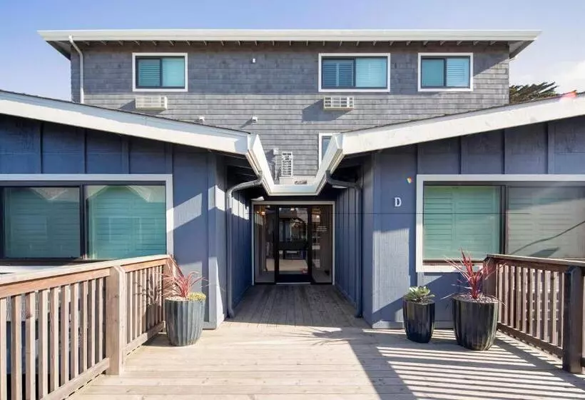 Hotelli Inn At Moss Landing Point