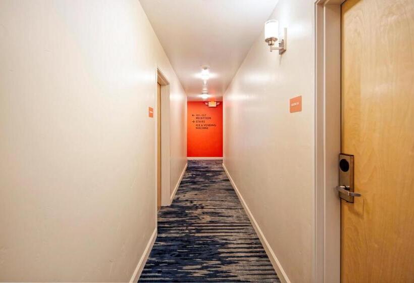 호텔 Inn At Moss Landing Point