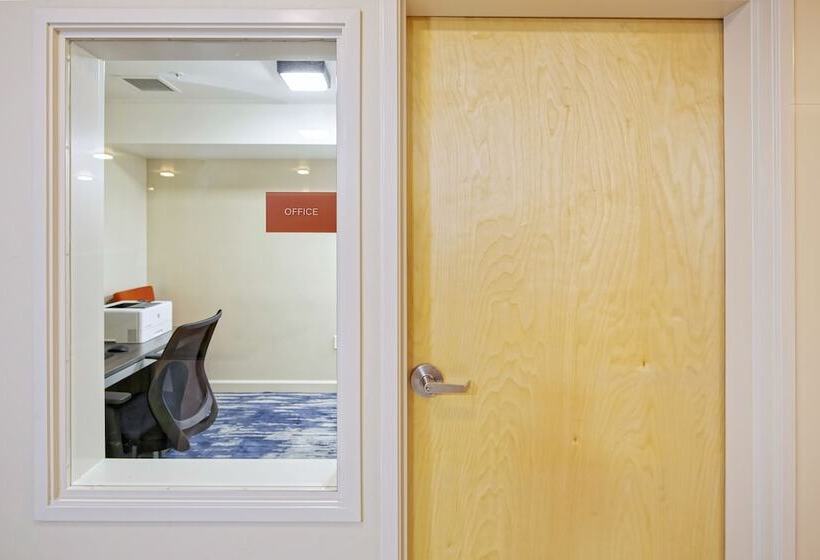 호텔 Inn At Moss Landing Point