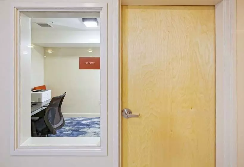 Hotelli Inn At Moss Landing Point