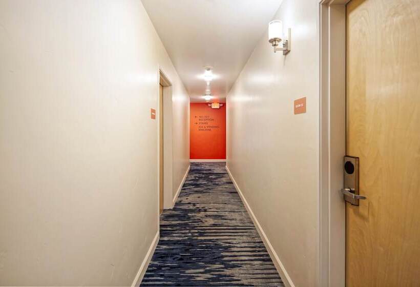 호텔 Inn At Moss Landing Point