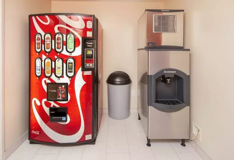 Hotelli Inn At Moss Landing Point