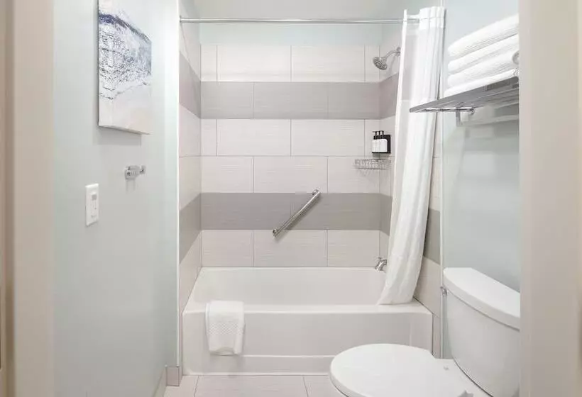 Hotelli Inn At Moss Landing Point