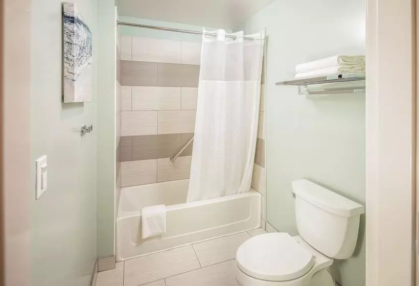 Hotelli Inn At Moss Landing Point