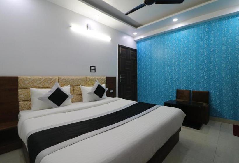 בית מלון כפרי Marina Delhi