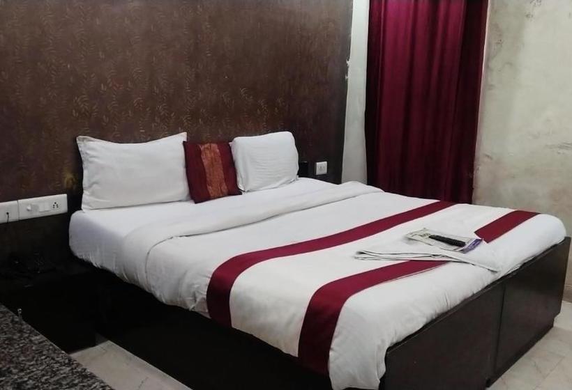 בית מלון כפרי Marina Delhi