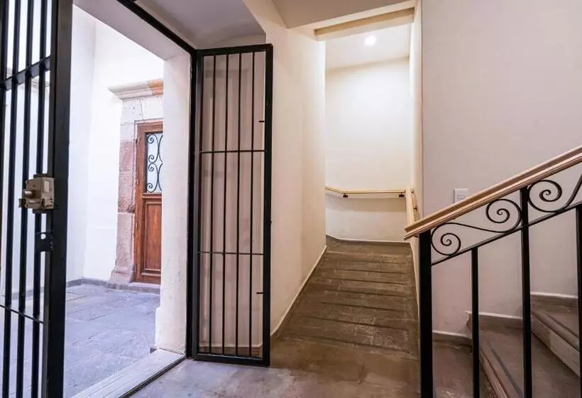 هتل Meson De Sara