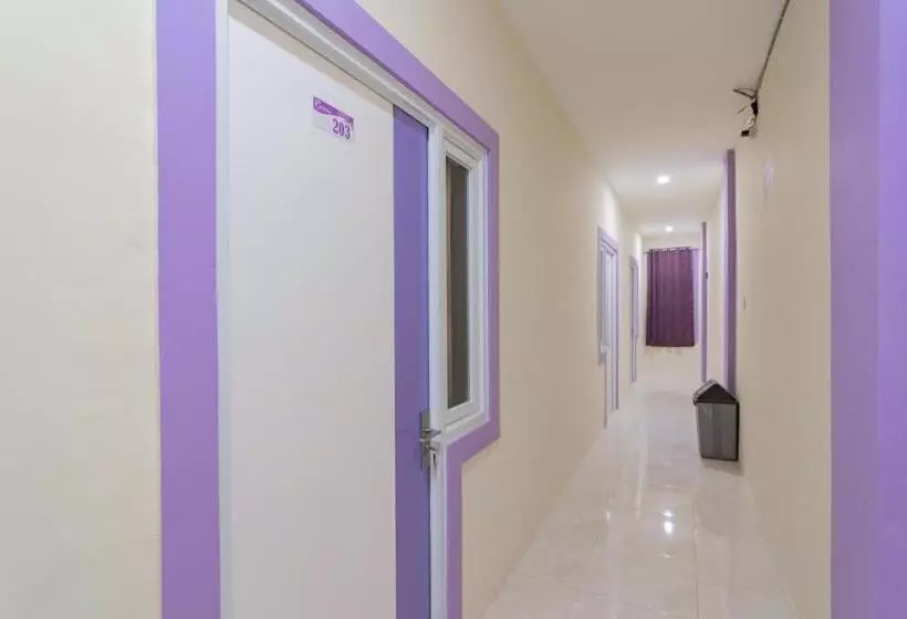 ホテル Reddoorz Near Trans Studio Bandung 3