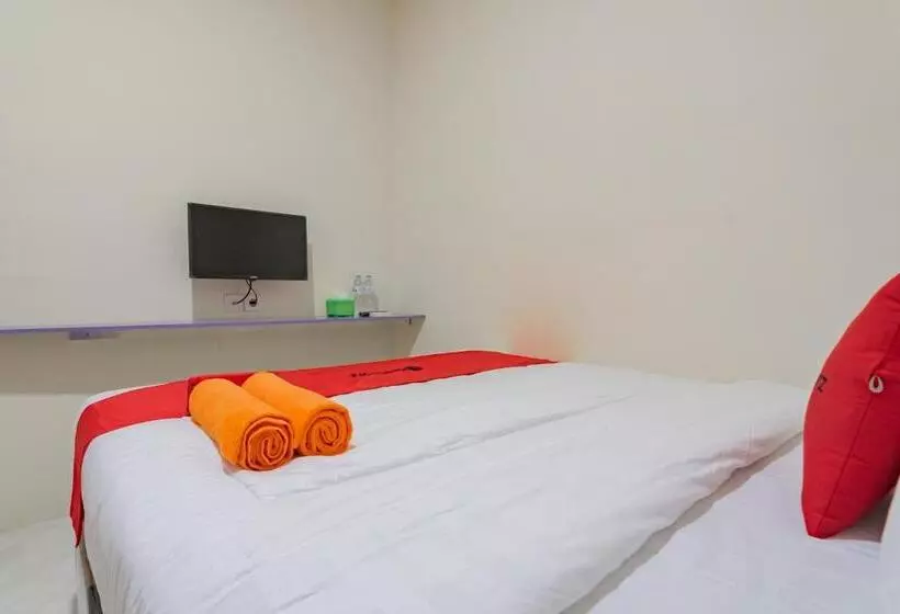 ホテル Reddoorz Near Trans Studio Bandung 3