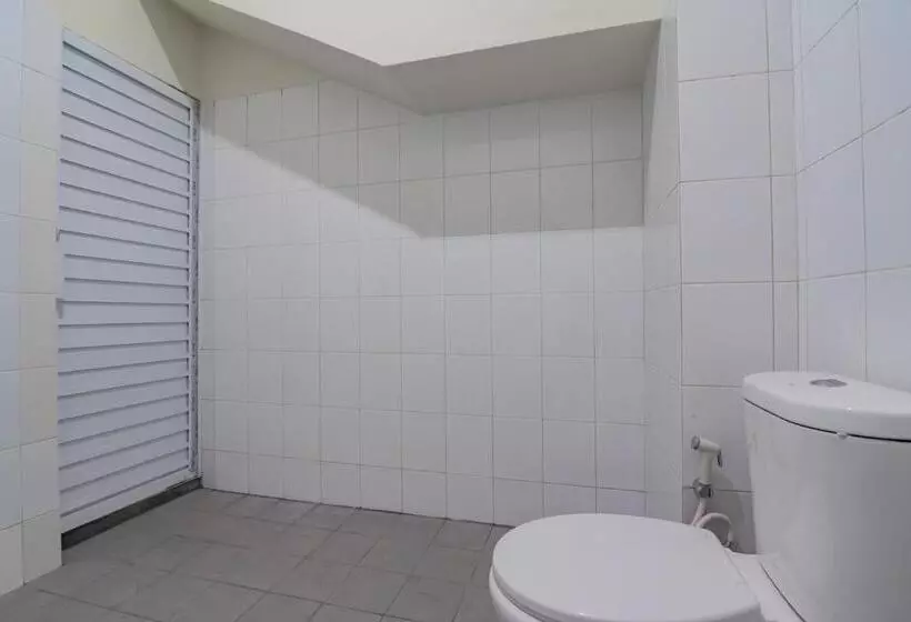 ホテル Reddoorz Near Trans Studio Bandung 3