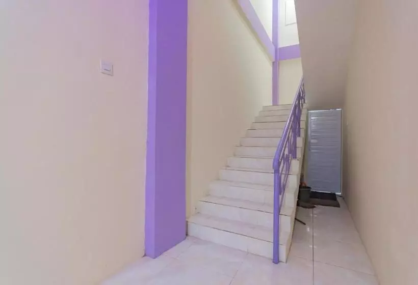 ホテル Reddoorz Near Trans Studio Bandung 3