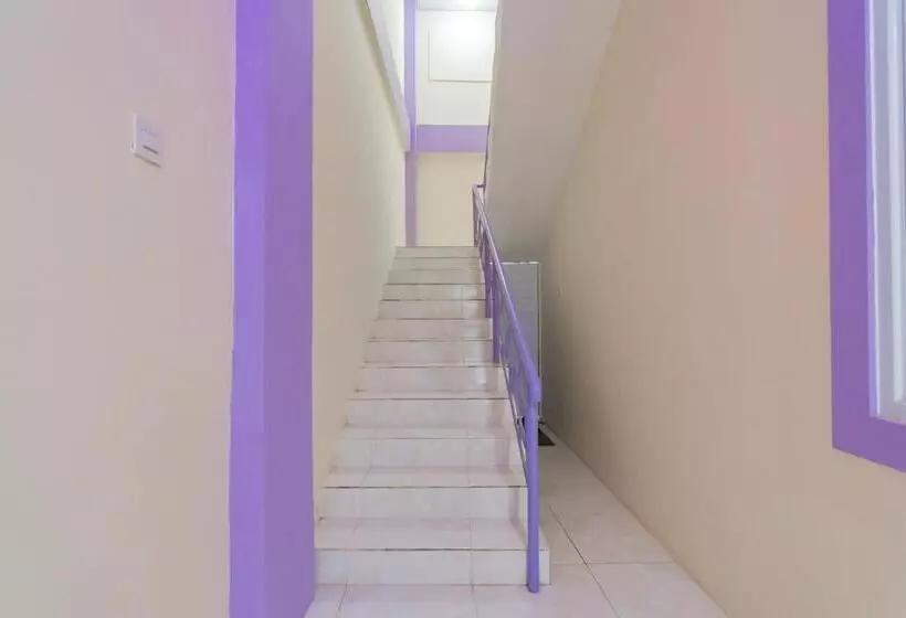 ホテル Reddoorz Near Trans Studio Bandung 3