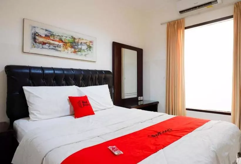 ホテル Reddoorz Near Wisata Kota Lama Semarang