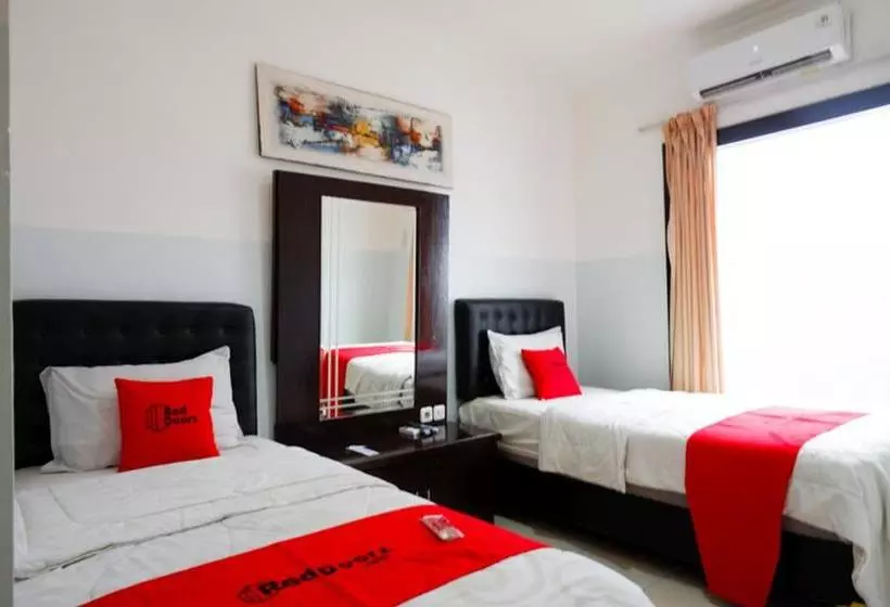 ホテル Reddoorz Near Wisata Kota Lama Semarang