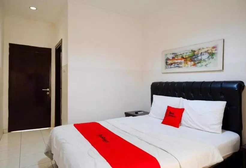 ホテル Reddoorz Near Wisata Kota Lama Semarang