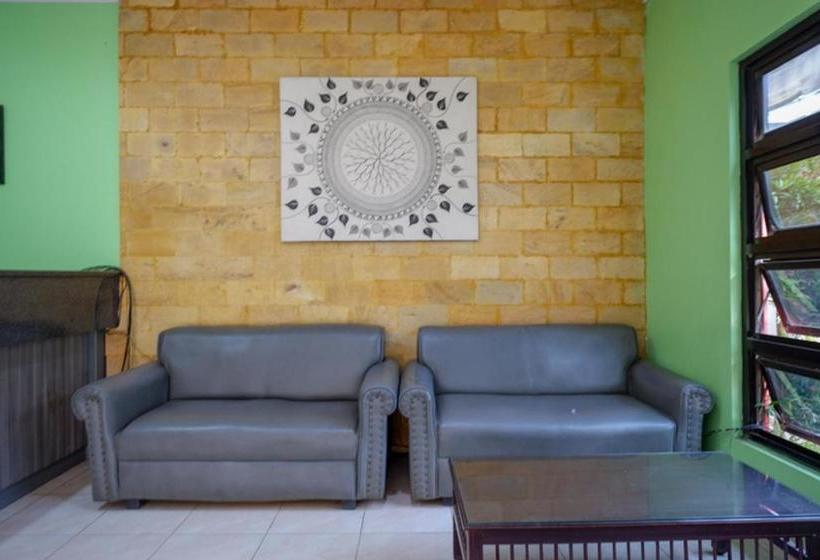 فندق Reddoorz Near Wisata Kota Lama Semarang