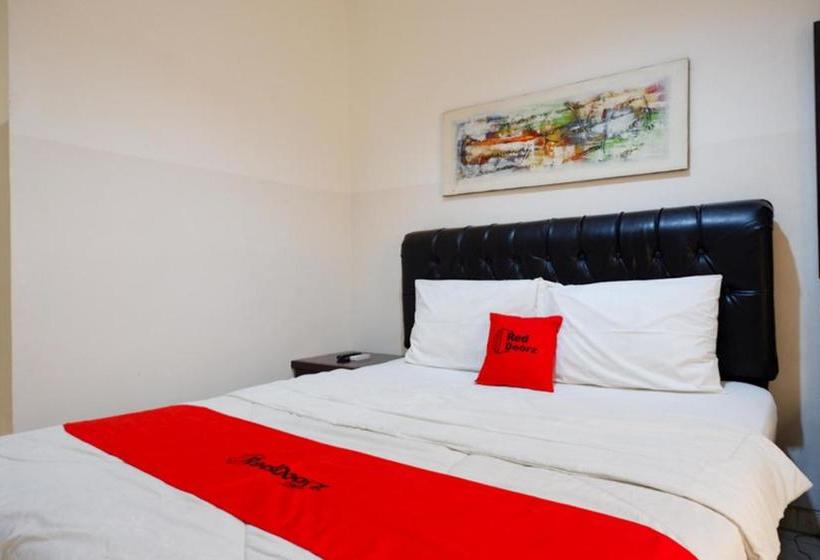 فندق Reddoorz Near Wisata Kota Lama Semarang