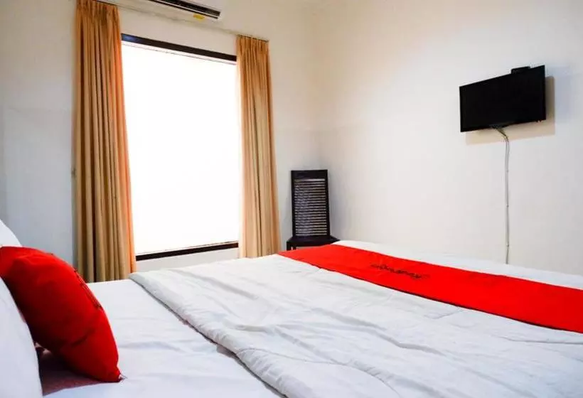 ホテル Reddoorz Near Wisata Kota Lama Semarang