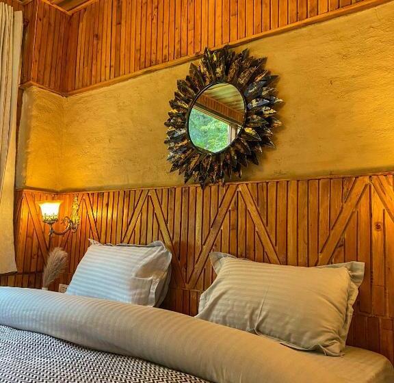 בית מלון כפרי Whoopers Boutique Resort Jibhi