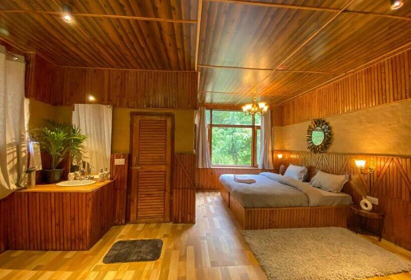 בית מלון כפרי Whoopers Boutique Resort Jibhi