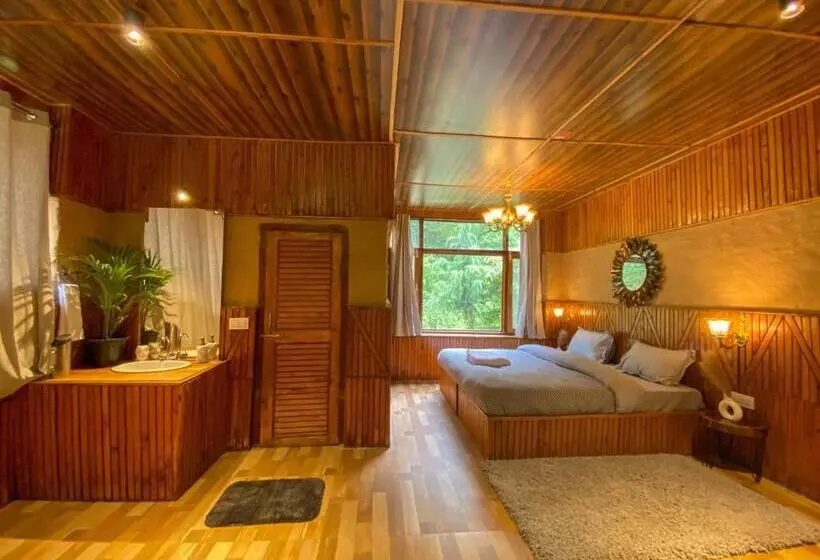 ホテル Whoopers Boutique Resort Jibhi