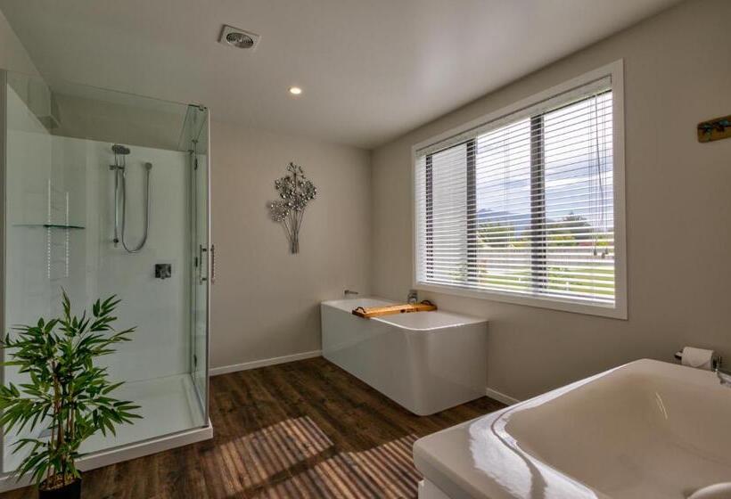 مُتل Annies On Milford