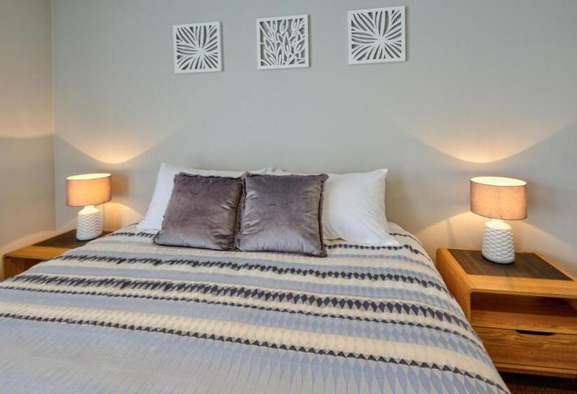 مُتل Annies On Milford