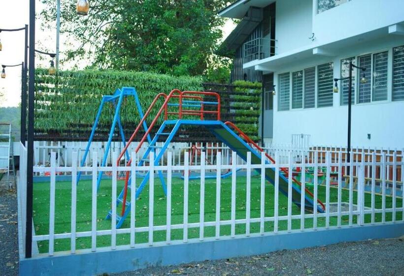 Retreat Resort Vythiri