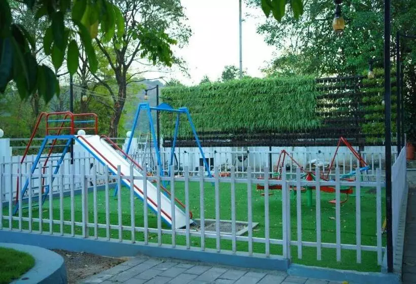 Retreat Resort Vythiri