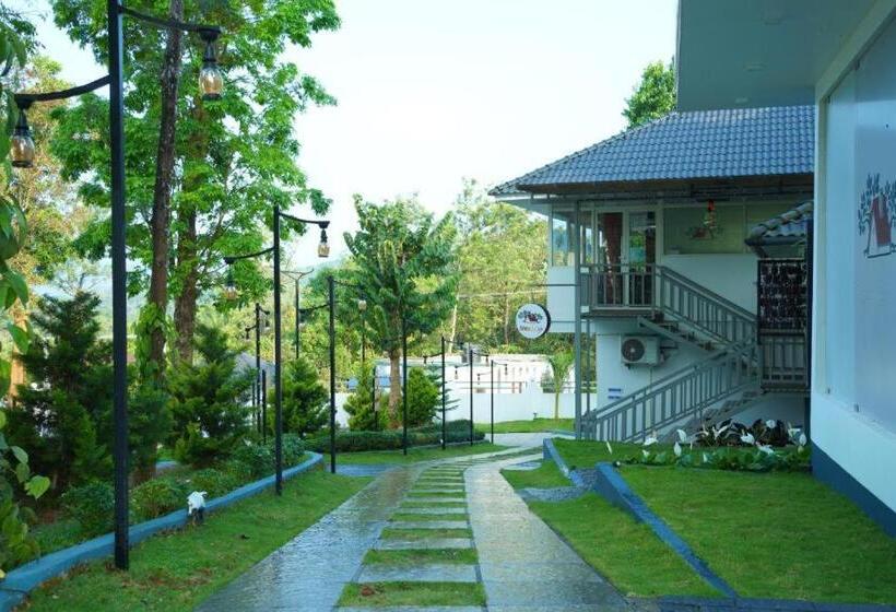 Retreat Resort Vythiri