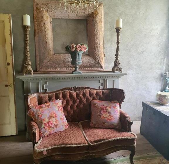 Bed & Breakfast Love Story