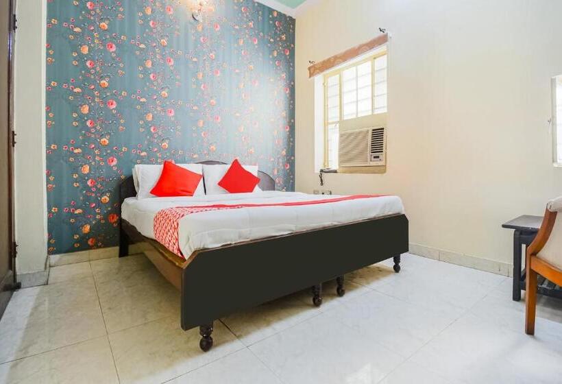 Collection O Hotel Rajwada Palace