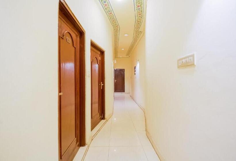 Collection O Hotel Rajwada Palace