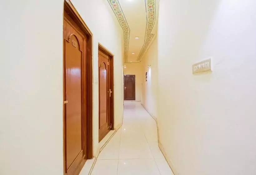 Collection O Hotel Rajwada Palace