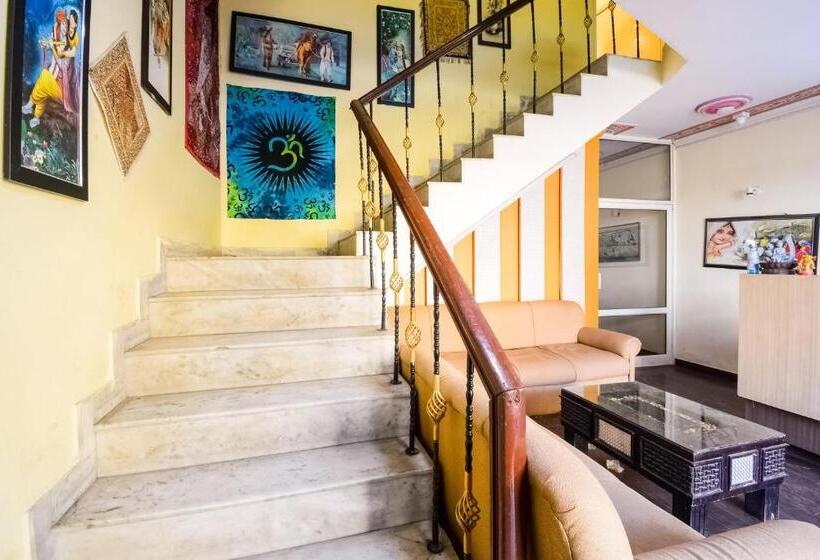 Collection O Hotel Rajwada Palace