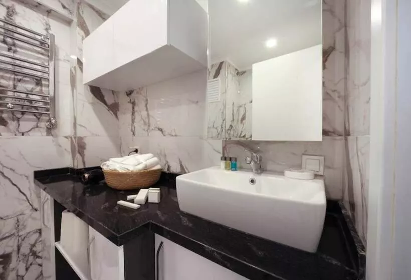 Etiz Hotels & Residences