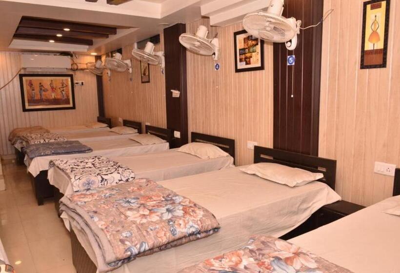 فندق Goroomgo Rajput Charbagh Lucknow