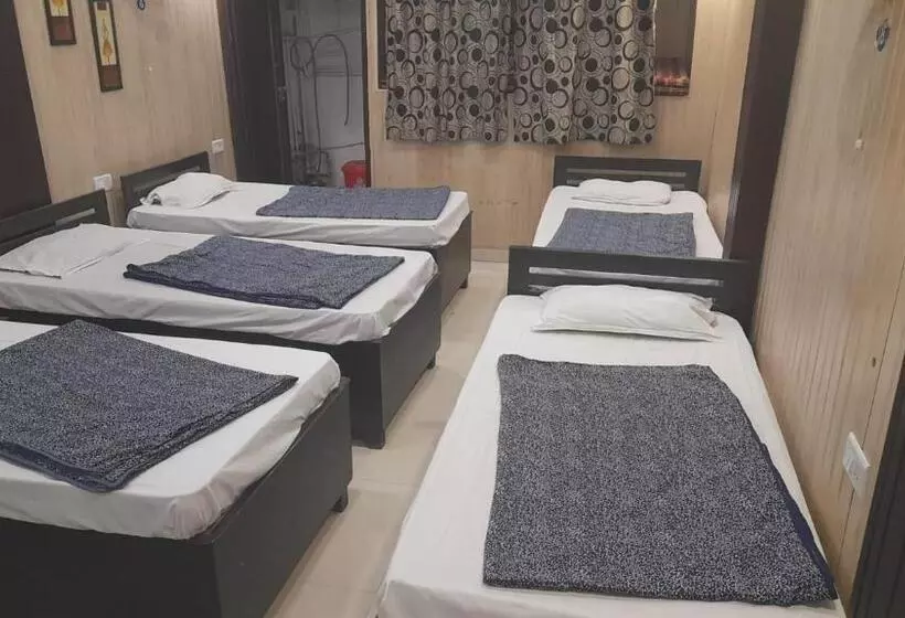 ホテル Goroomgo Rajput Charbagh Lucknow